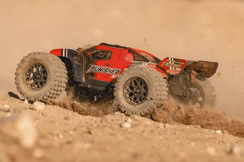 Team Corally - PUNISHER XD Brushed 2S Battery and Charger Incl Red - Afbeelding 7